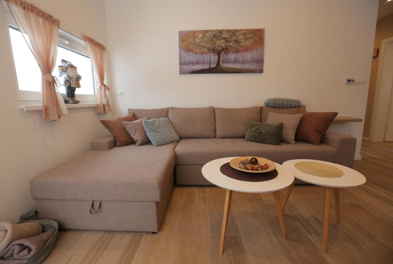 Nest Apartment ยาโฮรินา ภายนอก รูปภาพ