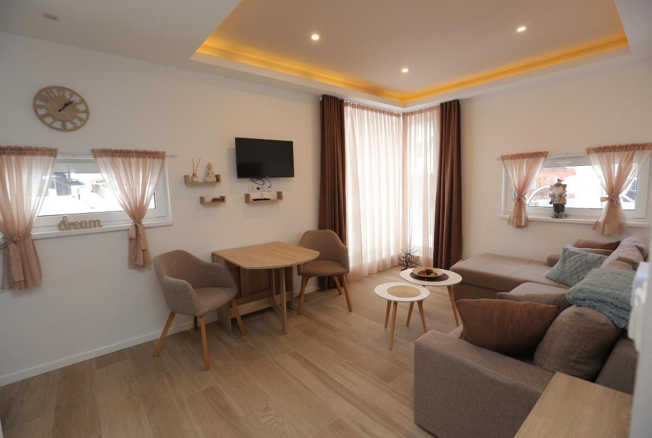 Nest Apartment ยาโฮรินา ภายนอก รูปภาพ