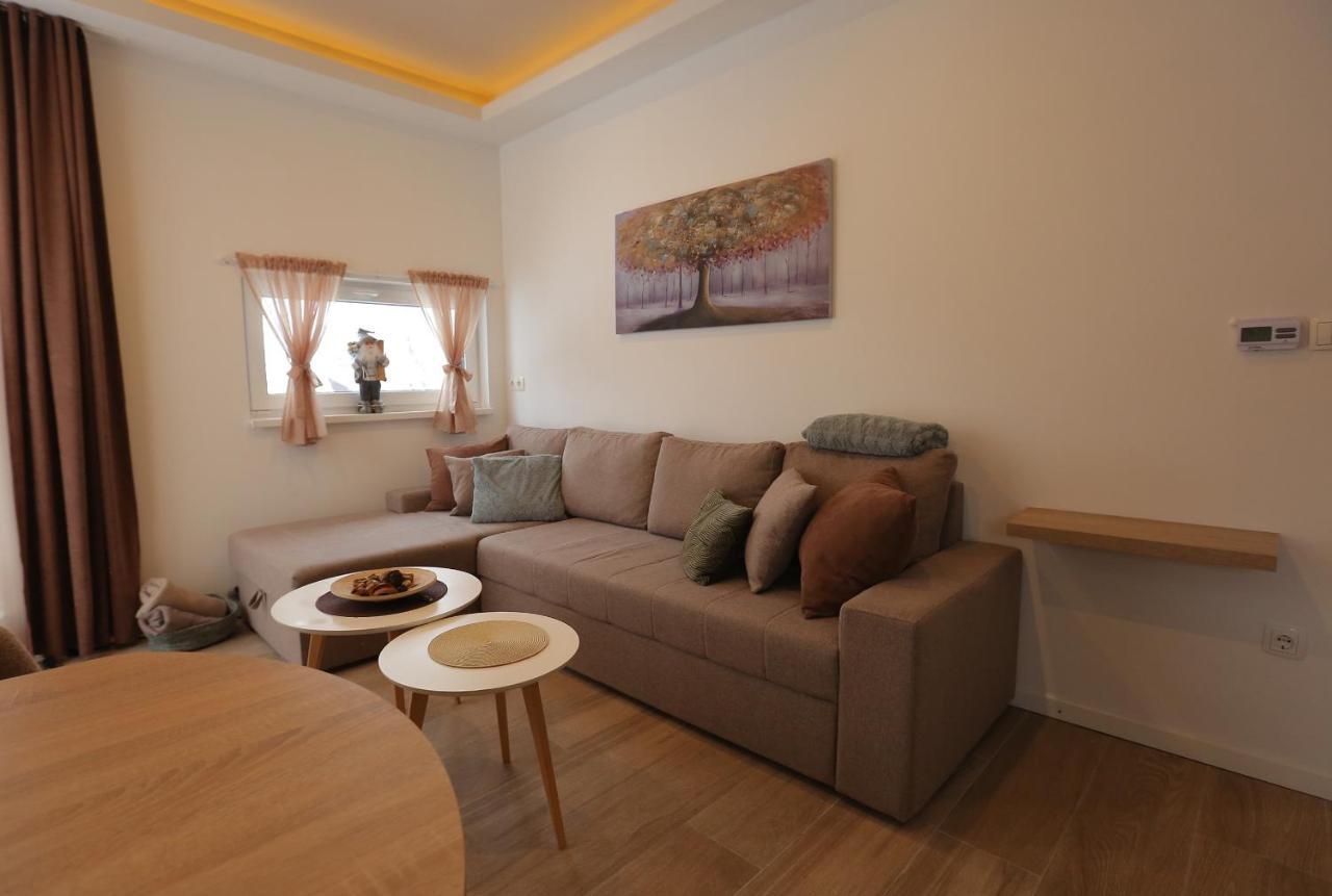 Nest Apartment ยาโฮรินา ภายนอก รูปภาพ